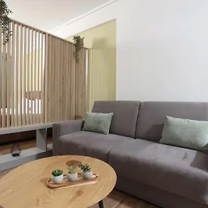 https://downtown-seaside-studios.hotelschalkidiki.net